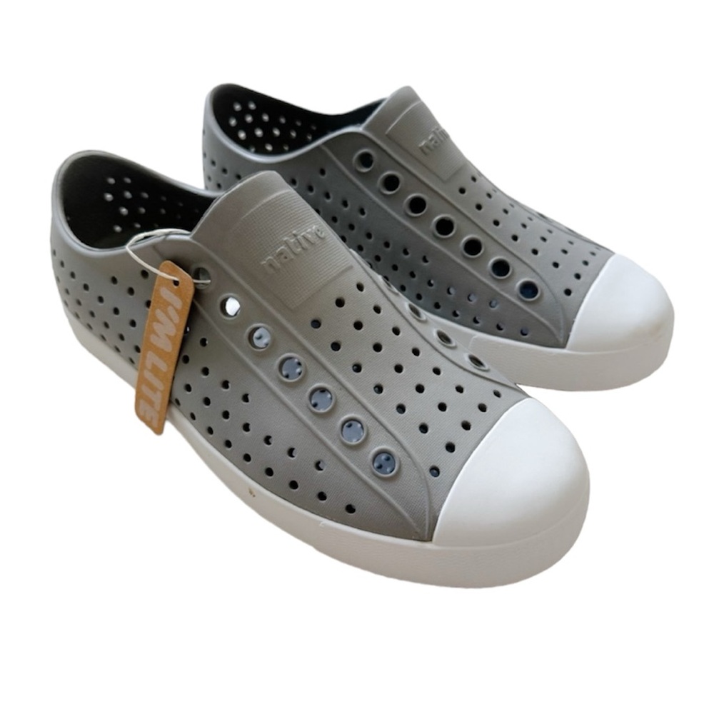 NWT Native Jefferson in pigeon grey